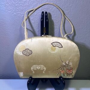Vintage 1940s Chinese silk clutch purse